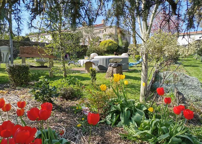 La Insolite Οργανωμένο κάμπινγκ Les Épesses